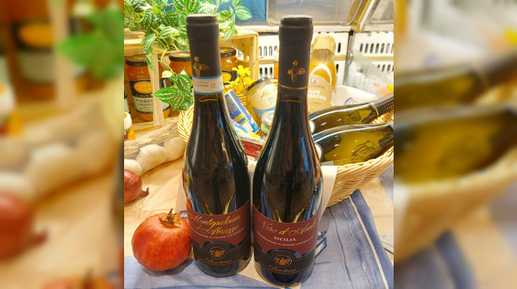 Beliebte Rotweine Montepulciano d'Abruzzo und Nero d'Avola